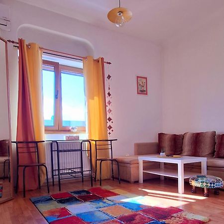 Super Central - Lovely One-Bedroom Apartment On Victoriei Avenue Bucharest Luaran gambar