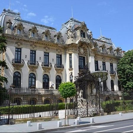 Super Central - Lovely One-Bedroom Apartment On Victoriei Avenue Bucharest Luaran gambar