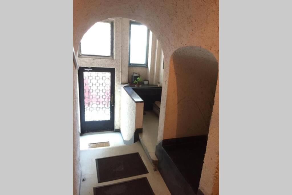 Super Central - Lovely One-Bedroom Apartment On Victoriei Avenue Bucharest Luaran gambar