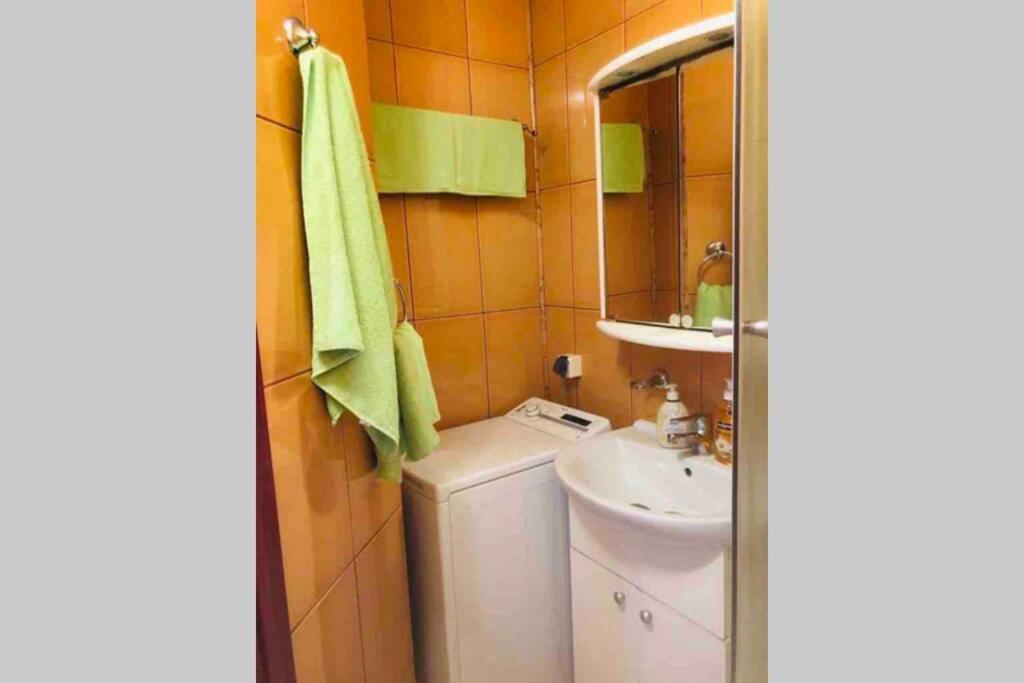 Super Central - Lovely One-Bedroom Apartment On Victoriei Avenue Bucharest Luaran gambar